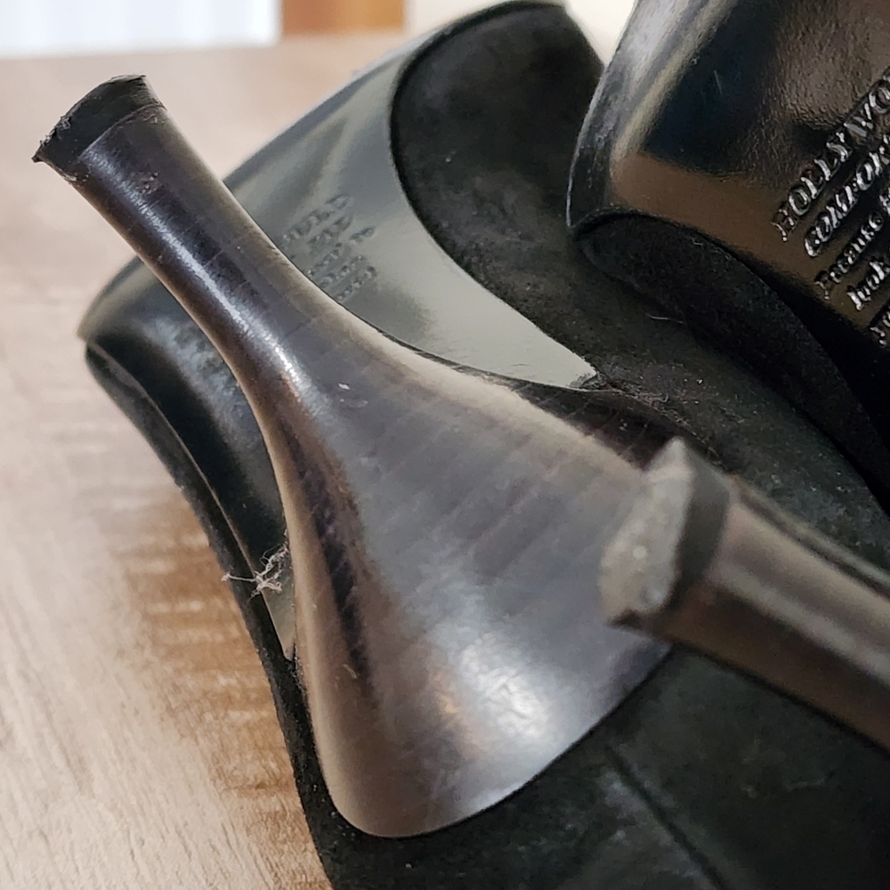 Hollywould Black Suede Leather Studded Handcuff Heels Pumps Made Italy Size 9.5 - Picture 12 of 14
